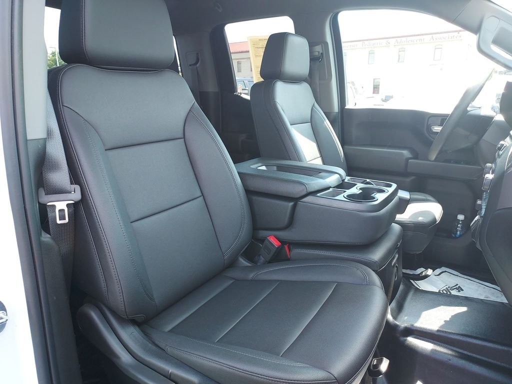 Used 2023 White Chevrolet WT image 29