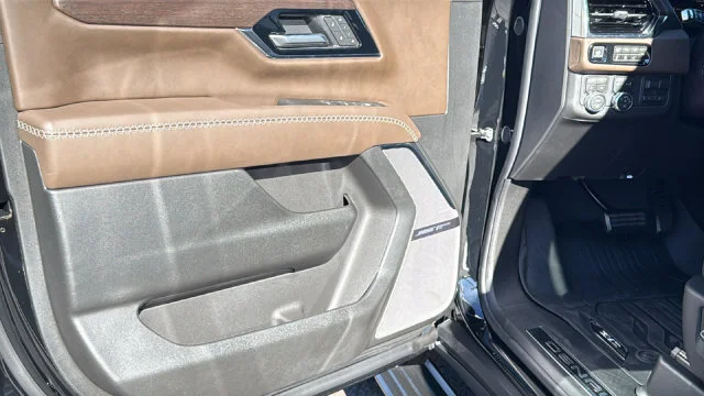 2027 GMC Yukon Denali Ultimate - Photo 23