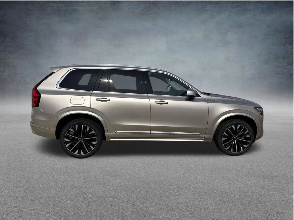 New 2026  Volvo B6 Plus 7-Seater image 10
