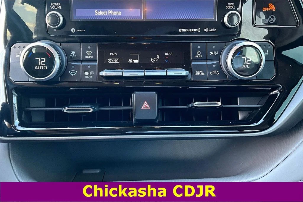 2022 Toyota Highlander XLE - Photo 15