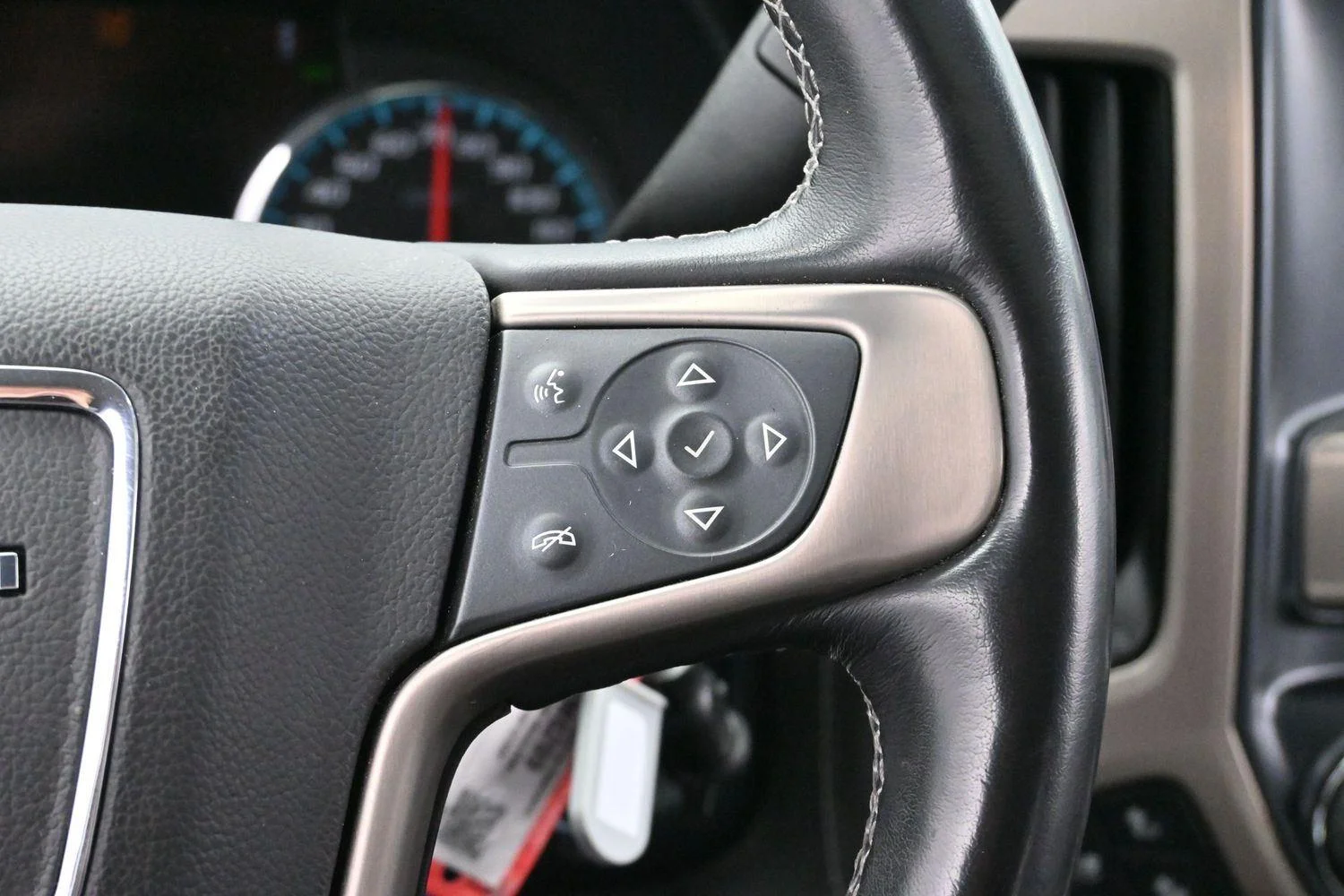 Used 2019 Summit White GMC Denali image 16