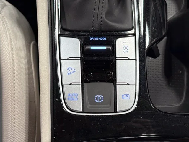 Used 2025 Black Hyundai SE image 26