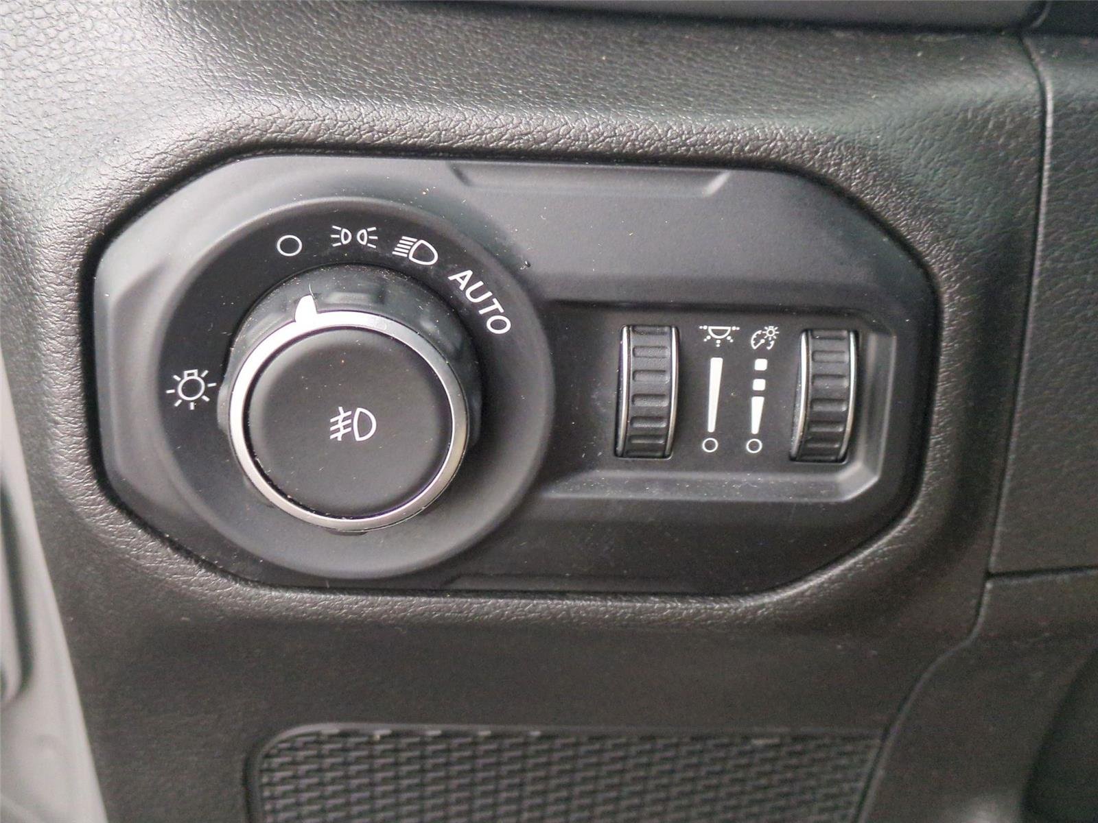 Used 2021 Granite Crystal Metallic Clearcoat Jeep Unlimited Sport S image 23