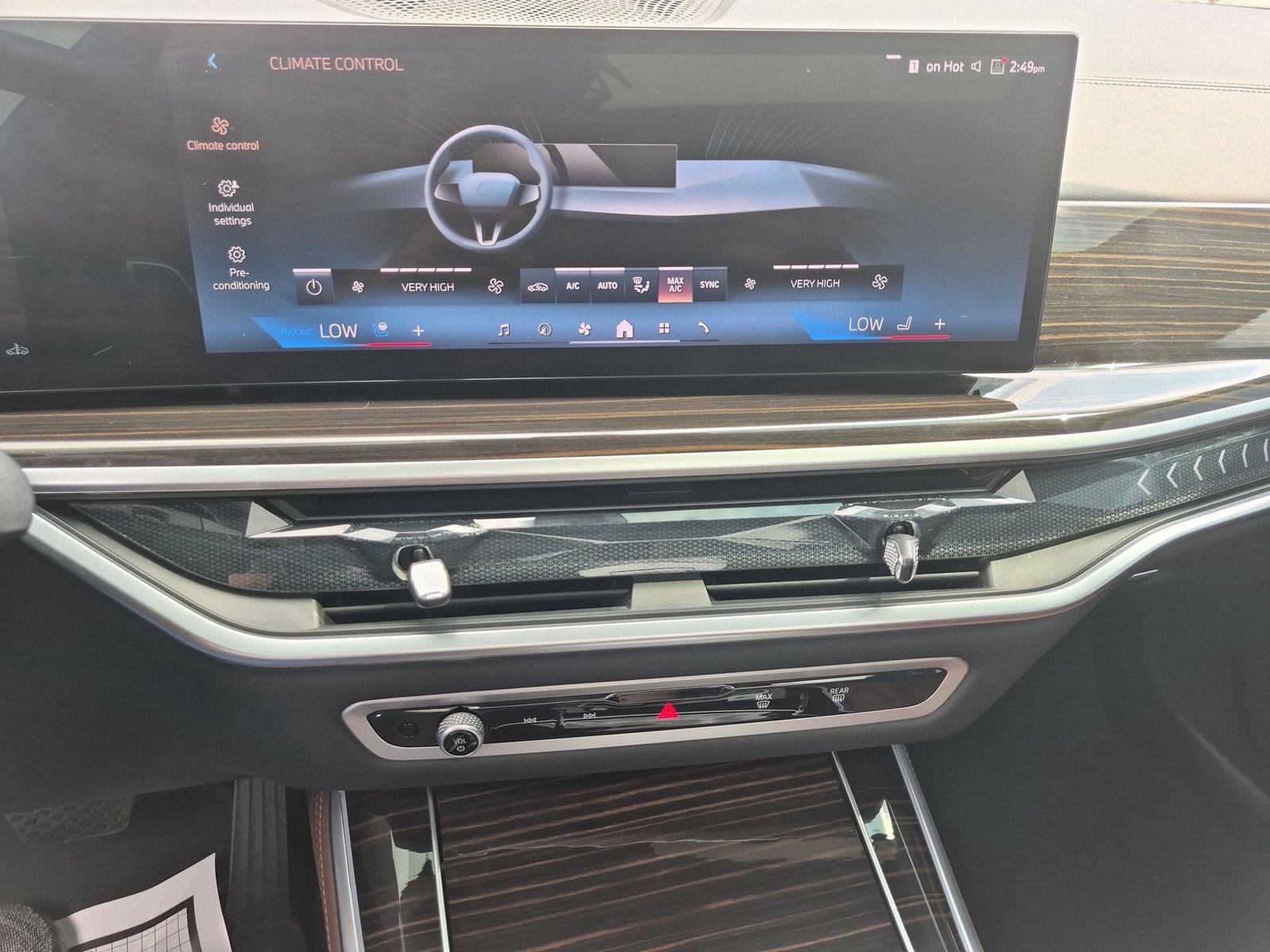 Used 2025 Skyscraper Grey Metallic BMW xDrive40i image 23