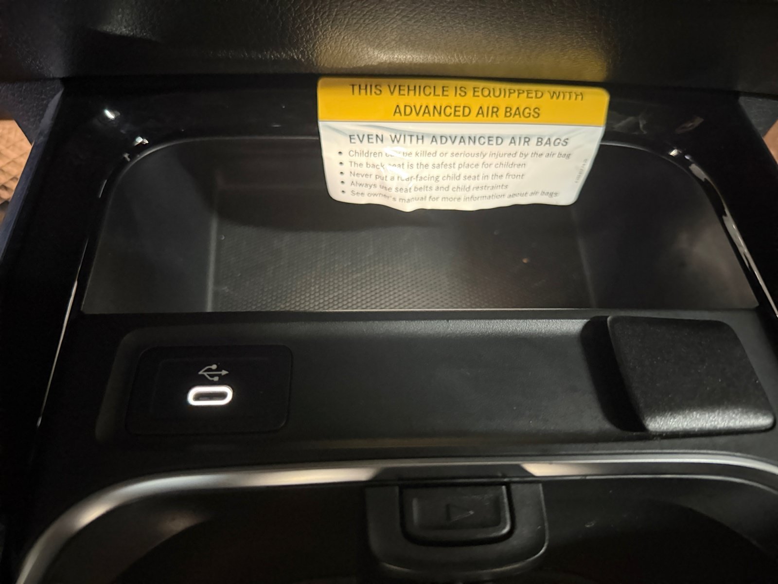 Used 2026 Black Mercedes-Benz GLB 250 image 21