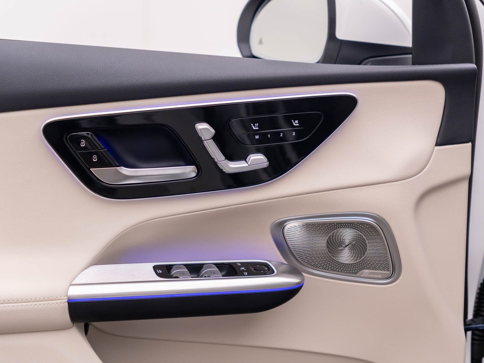 New 2027 Polar White Mercedes-Benz GLC 300 image 15