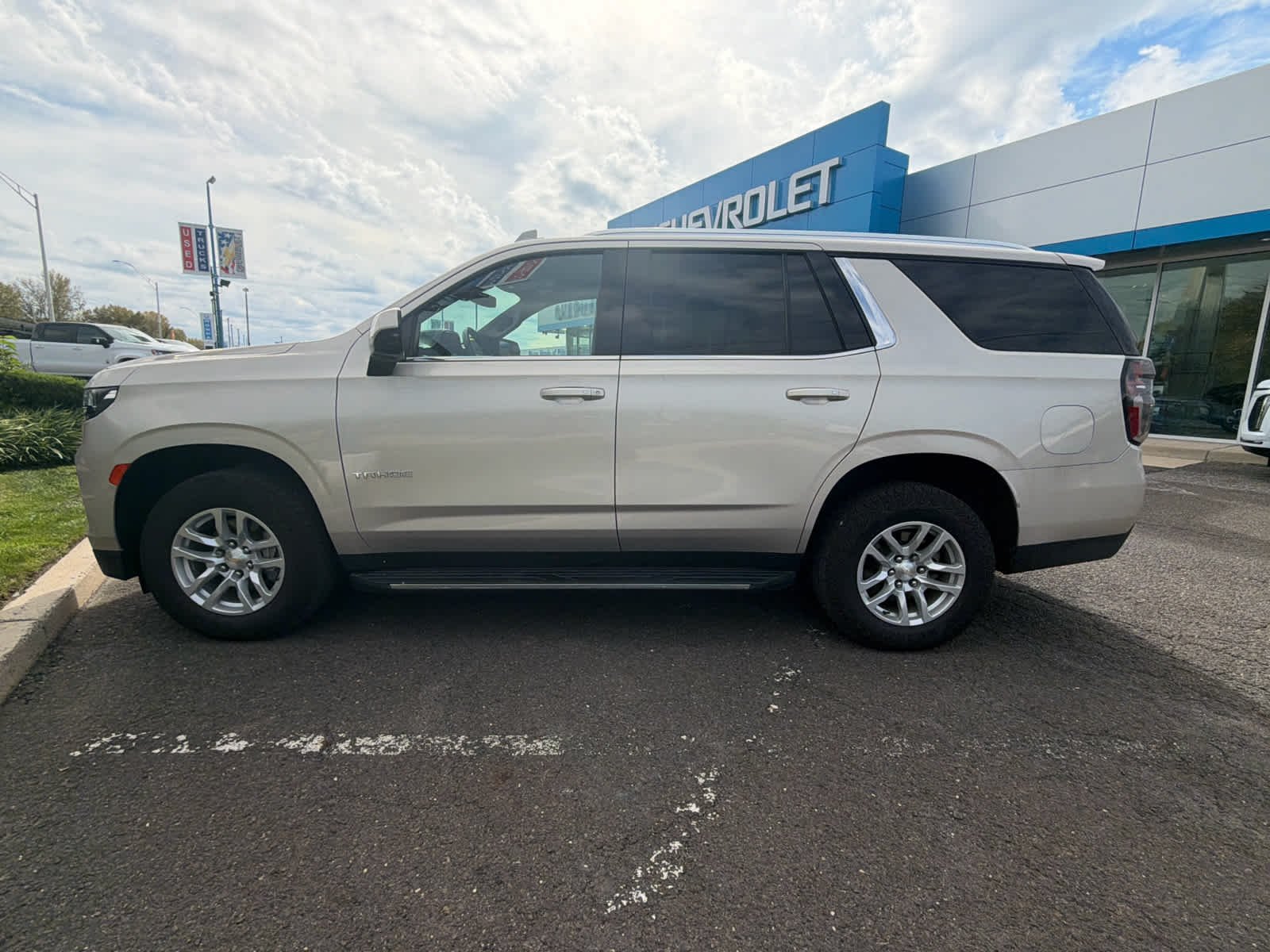 Used 2021 EMPIRE BEIGE METALLIC Chevrolet LT image 3