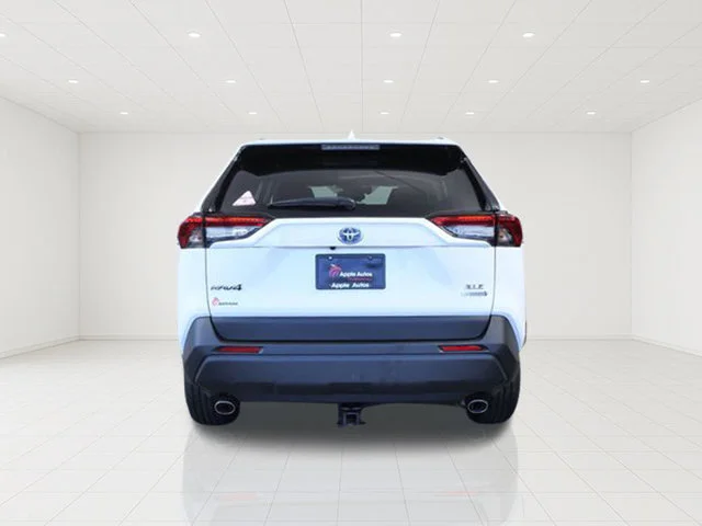 Certified Used 2022 White Toyota XLE image 5