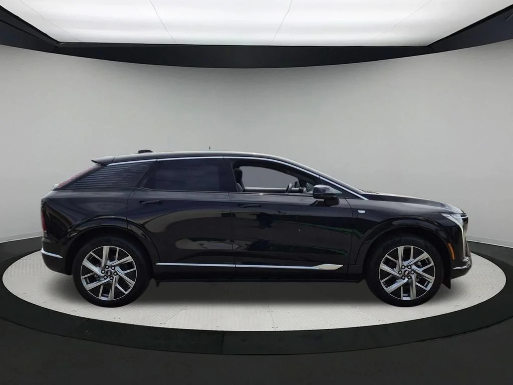 2027 Cadillac OPTIQ Luxury - Photo 6