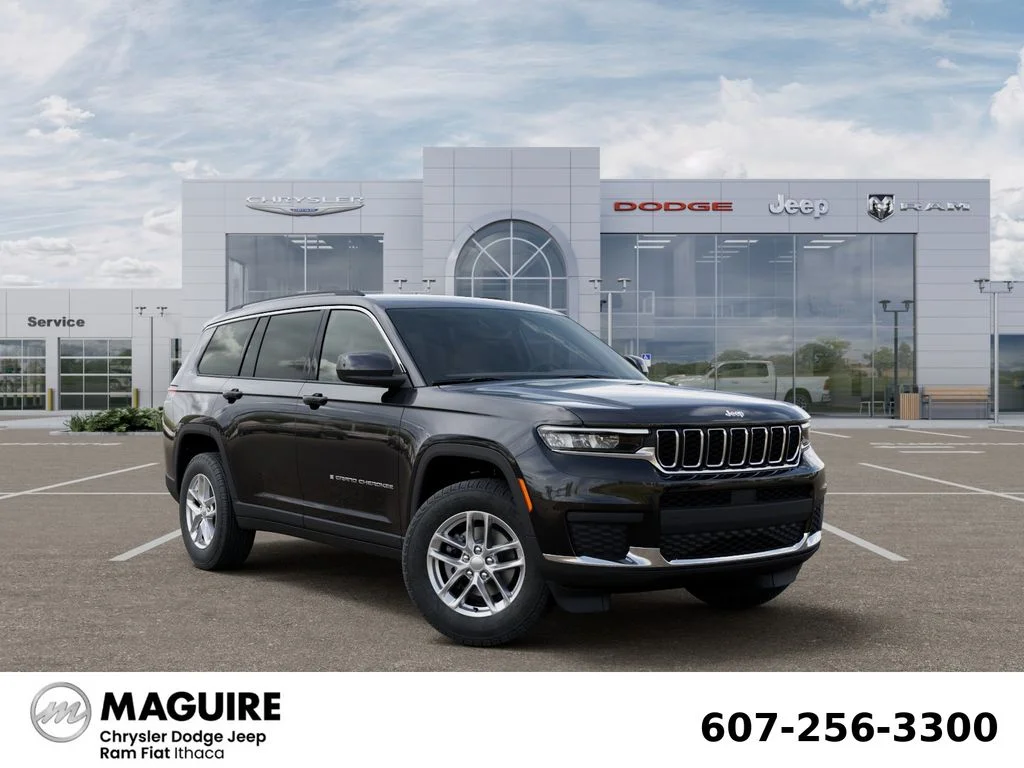 New 2026 Diamond Black Crystal Pearl-Coat Exterior Paint Jeep Laredo image 5