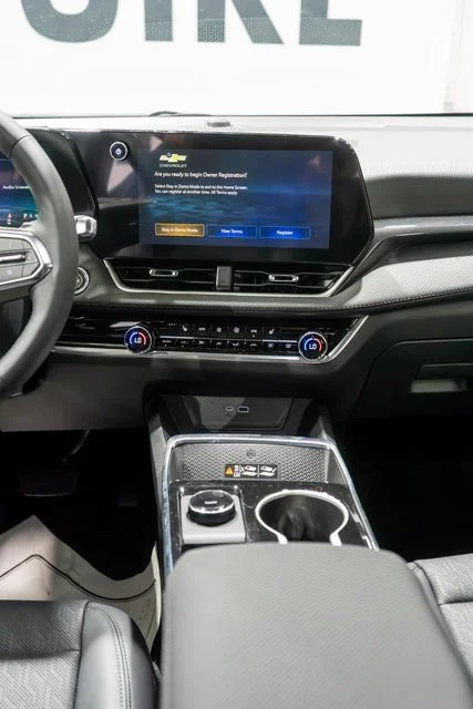 2027 Chevrolet Equinox LT - Photo 14