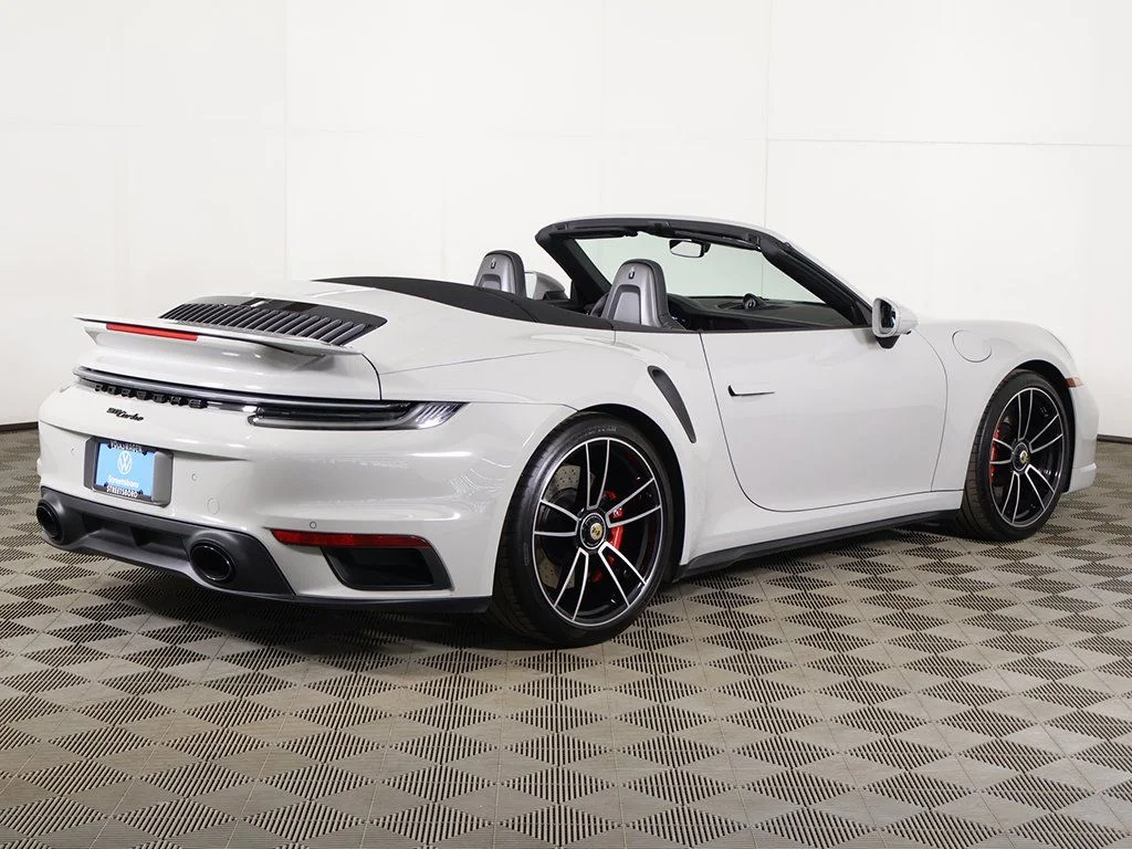 Used 2023 Chalk Porsche Turbo image 12