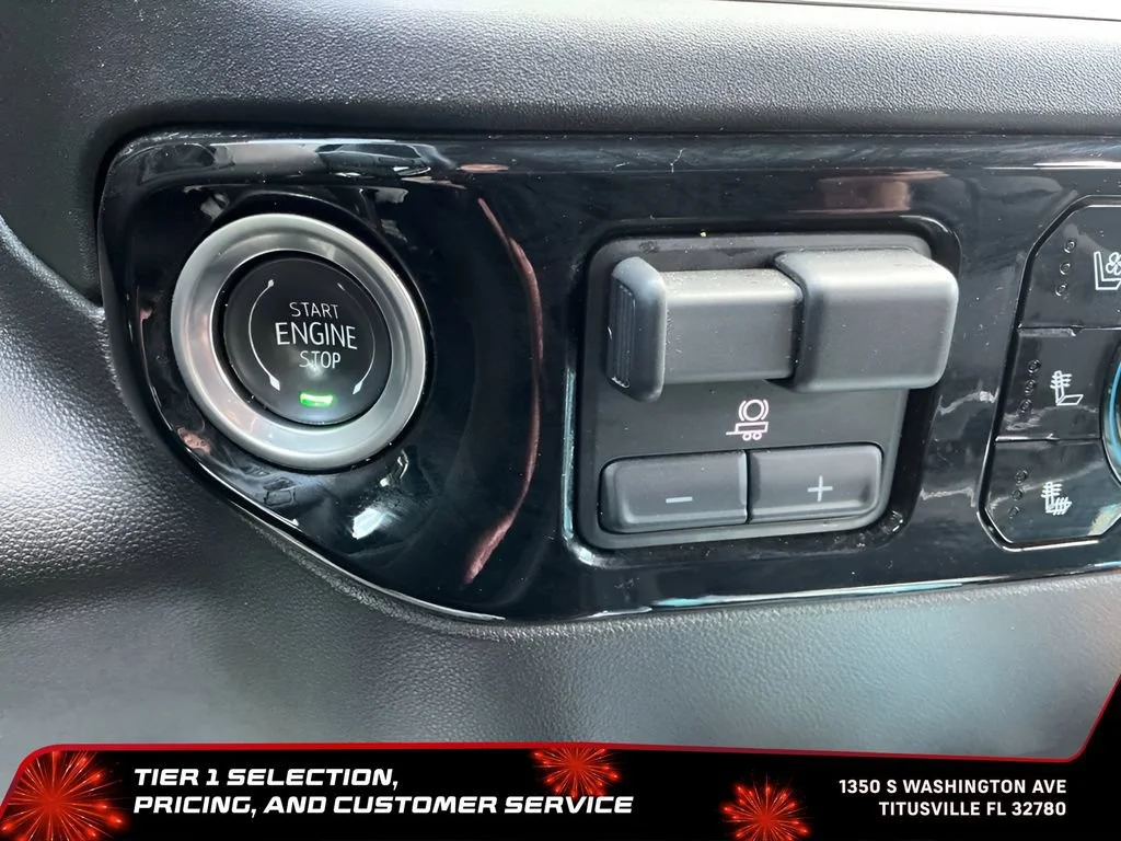 Certified Used 2024 Onyx Black GMC SLT image 31