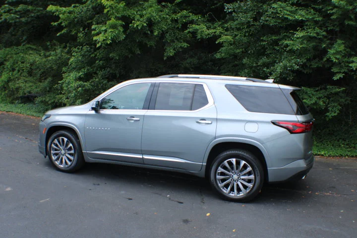 Used 2023 Sterling Gray Metallic Chevrolet Premier image 3