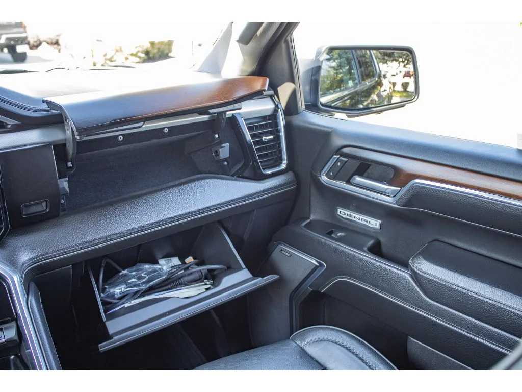 Used 2024 Onyx Black GMC Denali image 53
