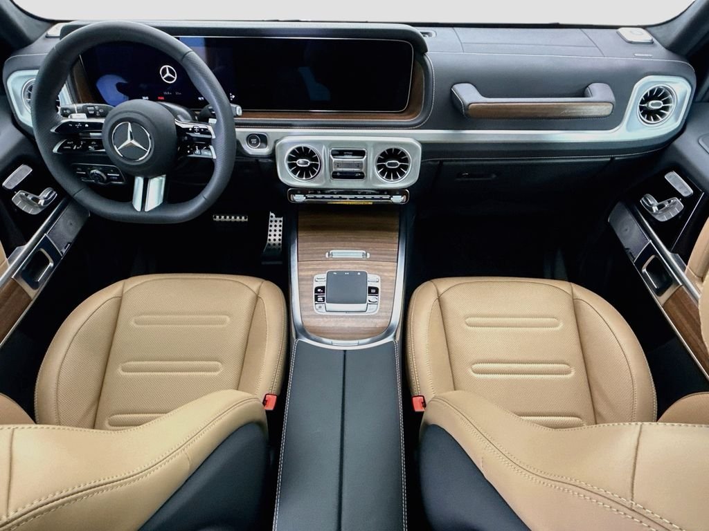 New 2027 MANUFAKTUR Deep Green Mercedes-Benz G 580 image 13
