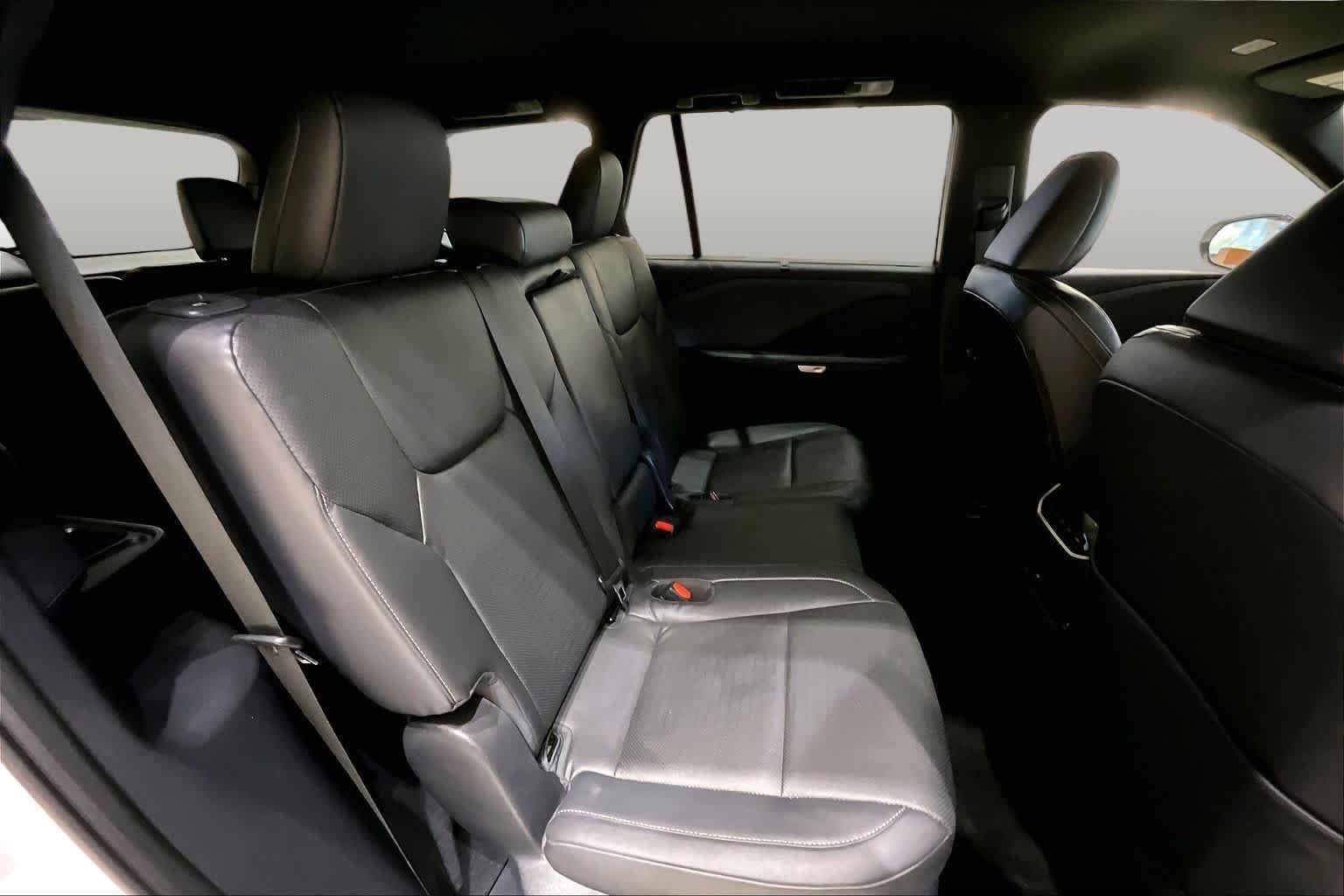 Certified Used 2025 Wind Chill Pearl Lexus  image 19
