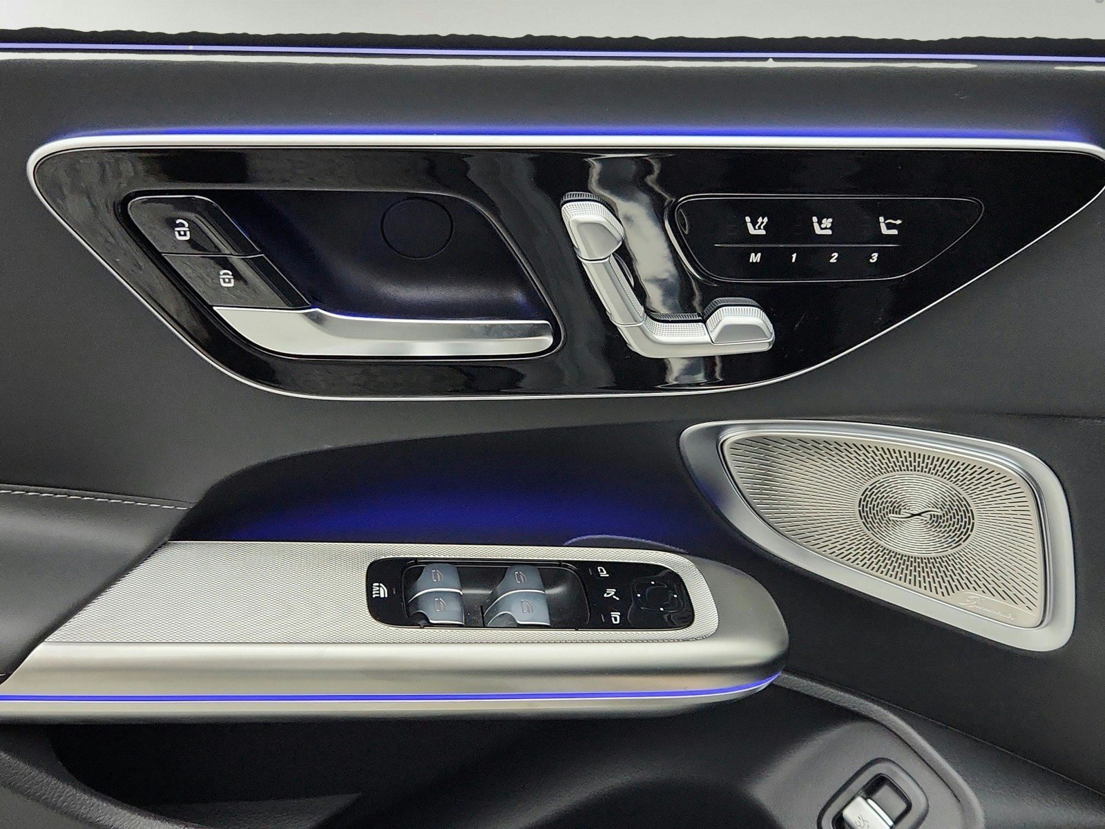 New 2027 MANUFAKTUR Alpine Grey Mercedes-Benz AMG® CLE 53 4MATIC+ Cabriolet image 49