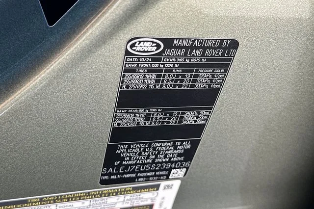 Certified Used 2025 Green Land Rover S image 27