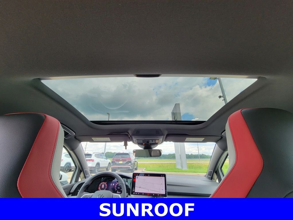 2025 Volkswagen Golf GTI SE - Photo 14