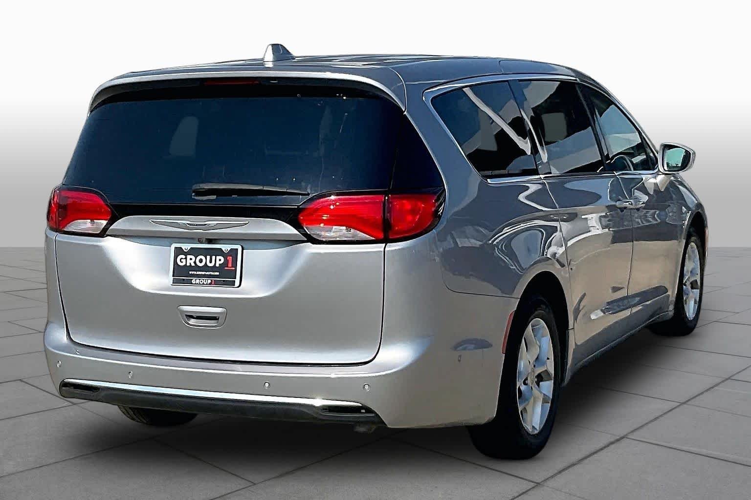 Used 2019 Billet Silver Metallic Clearcoat Chrysler Touring Plus image 12