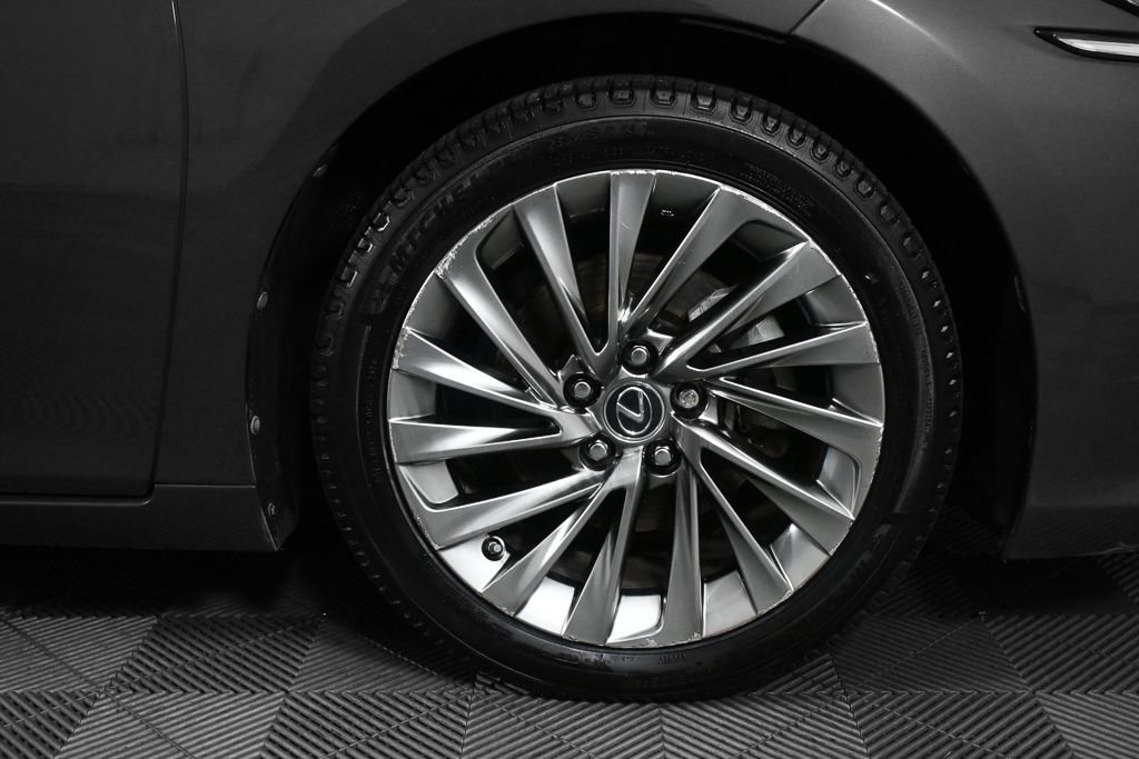 Used 2020 Red Lexus 300h Luxury image 32