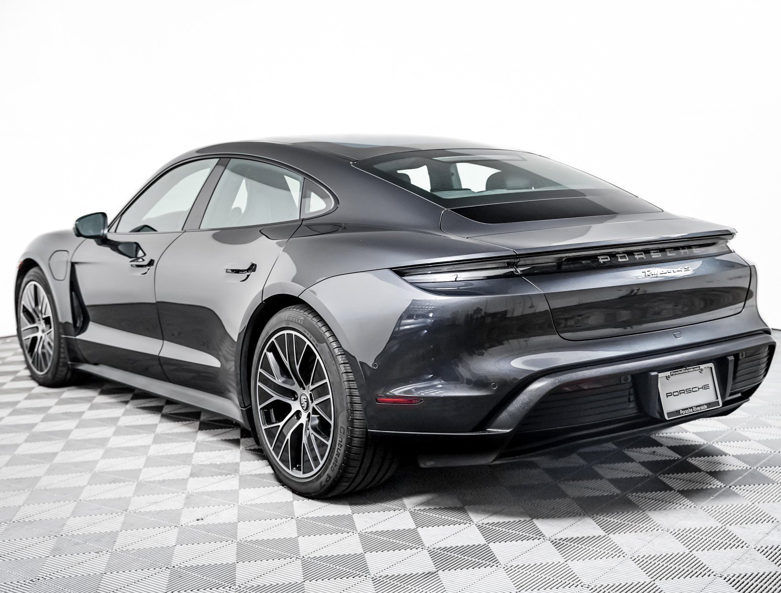 Used 2023 VOLCANO GREY Porsche 4S image 3