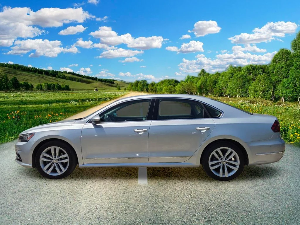Used 2018 Silver Volkswagen 2.0T SEL Premium image 3