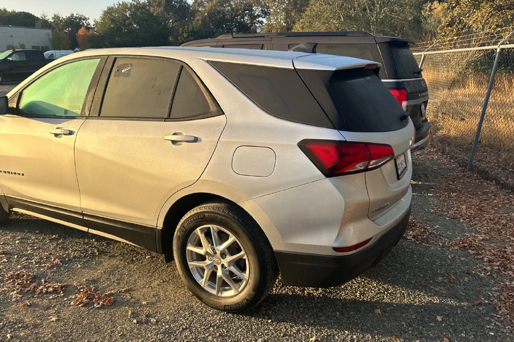Used 2022 Silver Chevrolet LS image 5