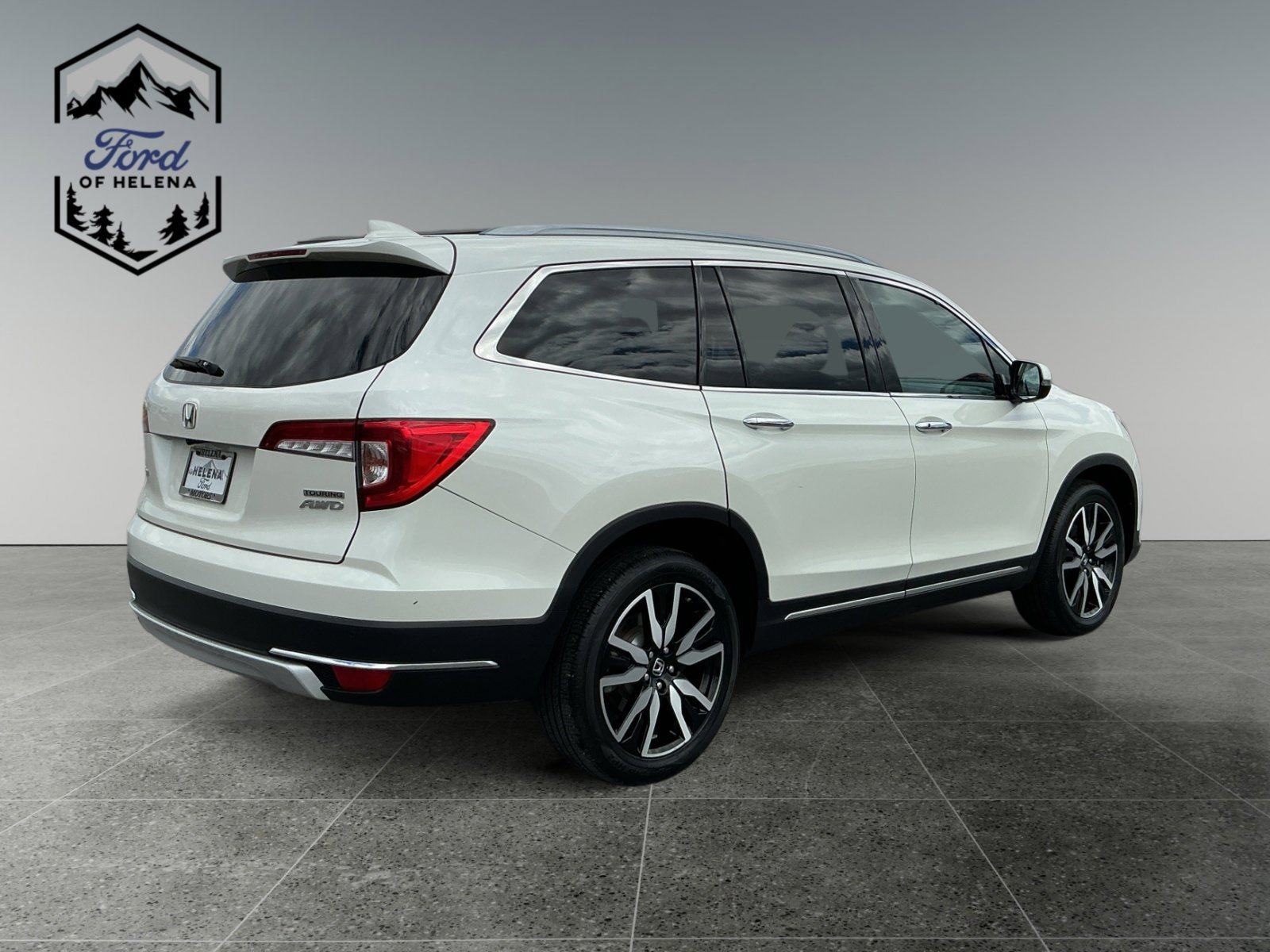 Used 2019 White Honda Touring 8-Passenger image 5