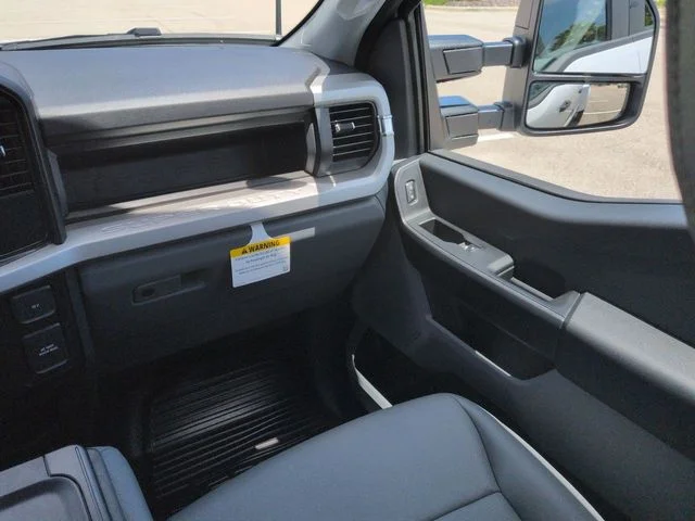 New 2026 Oxford White Ford F-450® XL image 17