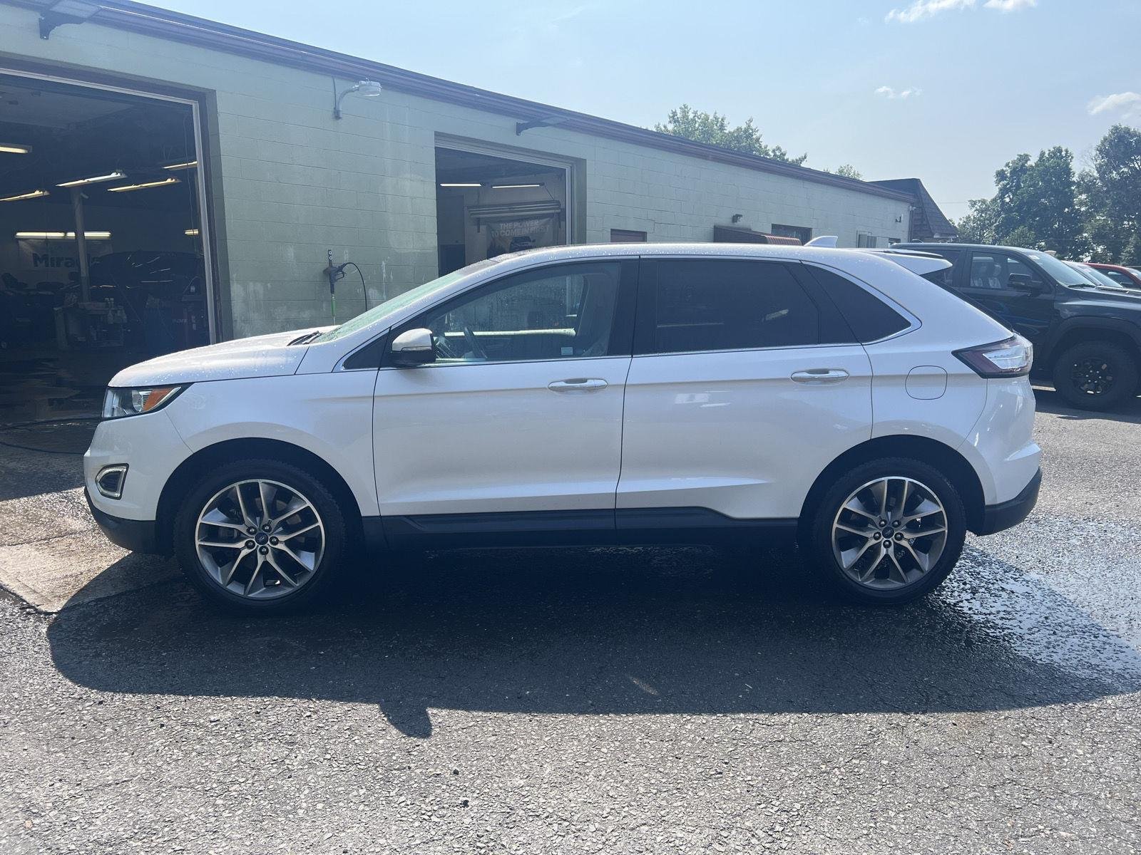 Used 2017 White Platinum Metallic Tri-Coat Ford Titanium image 6