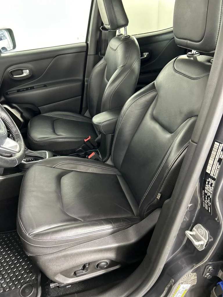 Used 2023 Gray Jeep Limited image 12