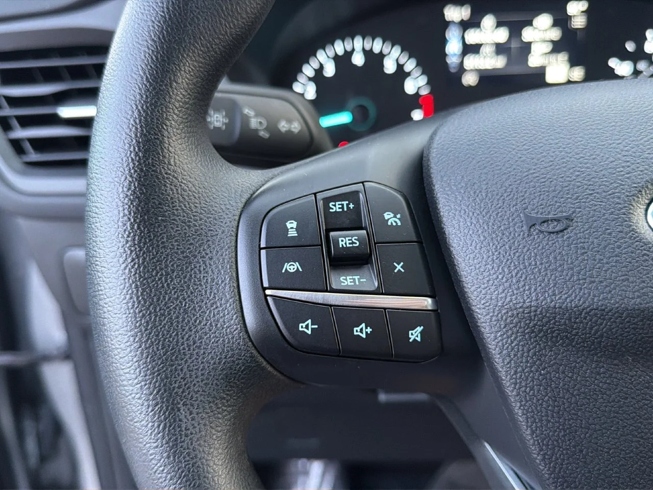 Certified Used 2022 Silver Ford SE image 22