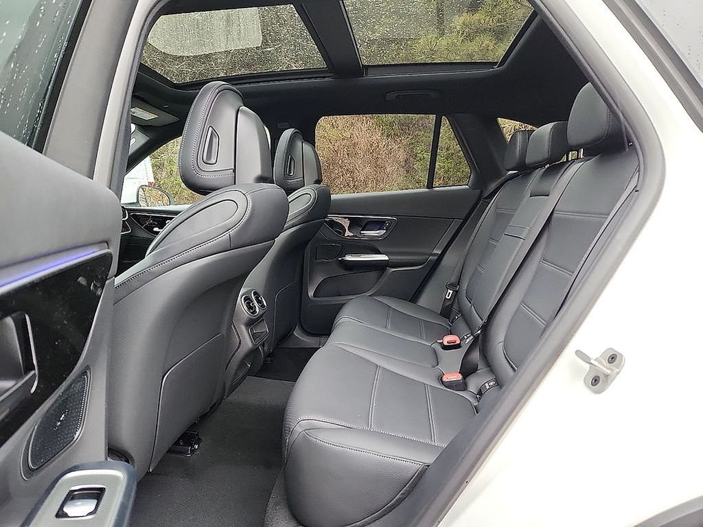 Used 2026 Polar White Mercedes-Benz GLC 300 image 6