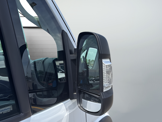 Used 2025 White Ram Base image 25