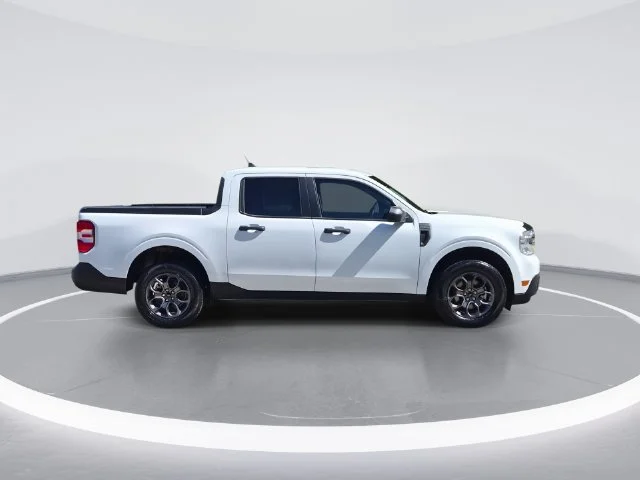 Used 2024 White Ford XLT image 9
