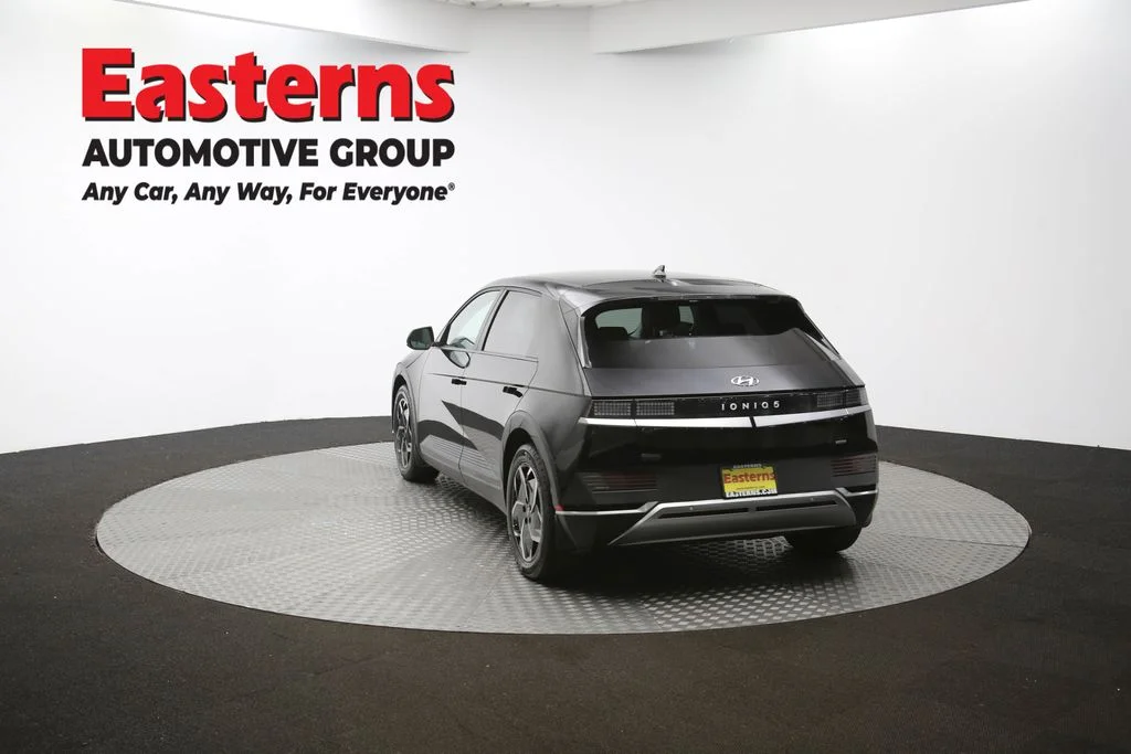 Used 2023 Black Hyundai SEL image 65