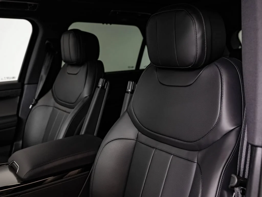 New 2026 Santorini Black Land Rover SE image 24