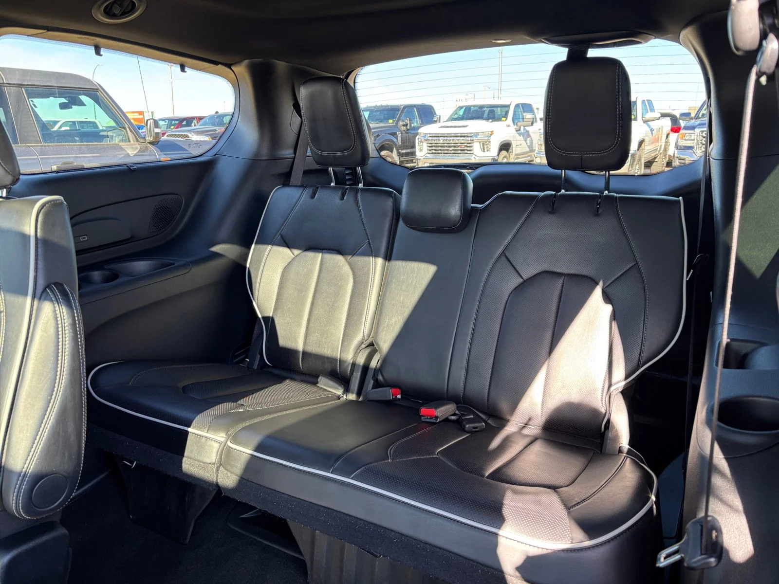 Used 2025 Bright White Chrysler Limited image 22