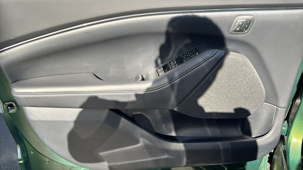 Used 2025 Green Ford Select image 19