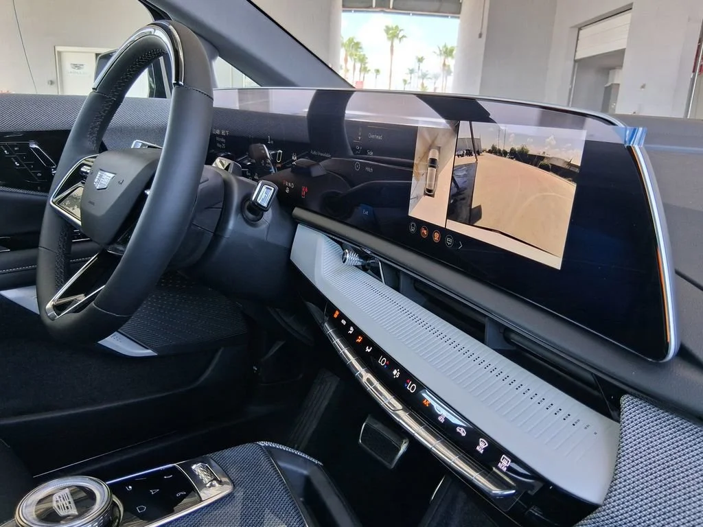 2026 Cadillac OPTIQ Sport - Photo 16