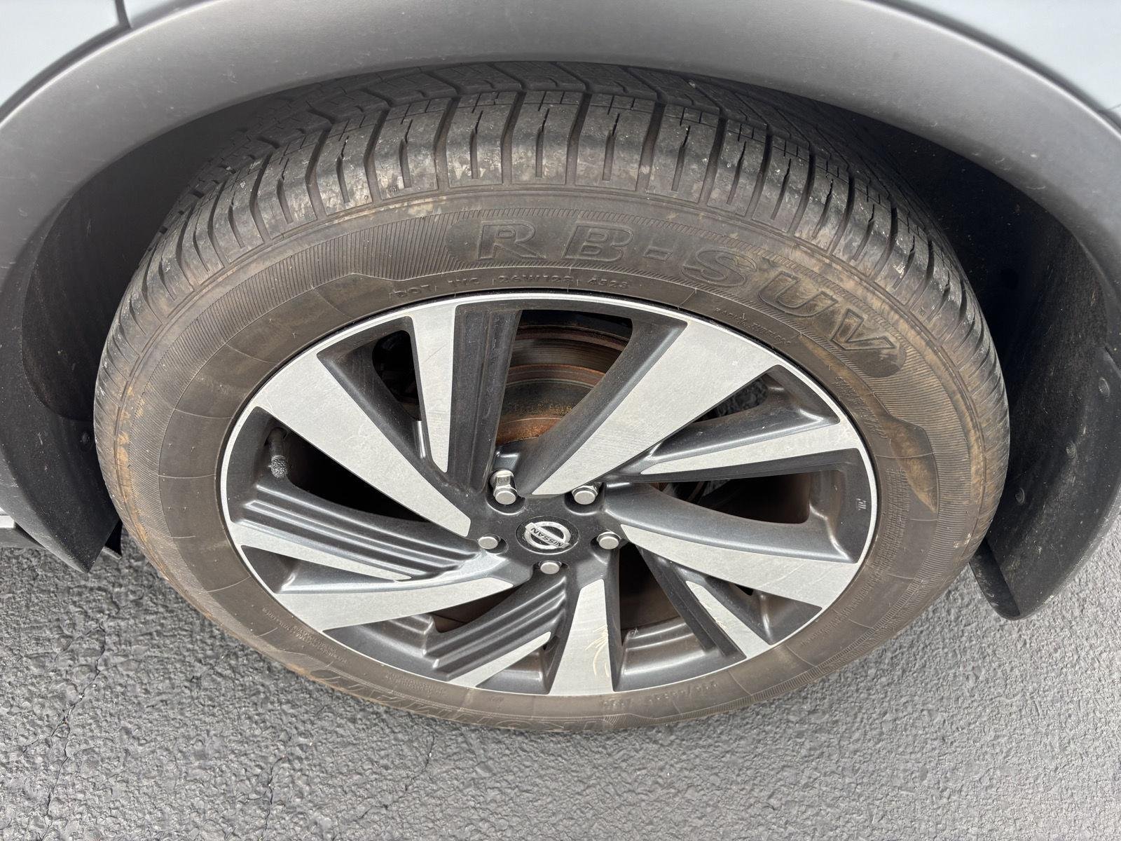 Used 2022 Boulder Gray Pearl Nissan SL image 4