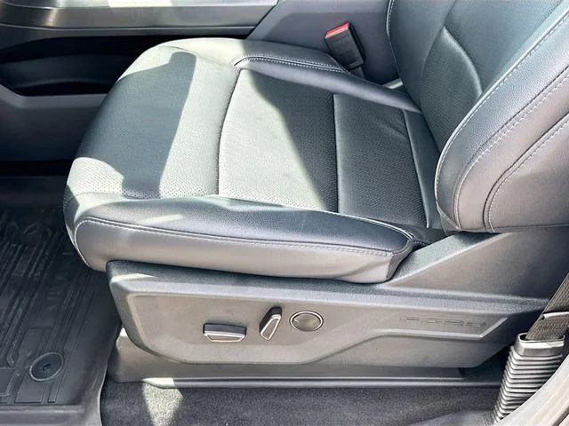 Used 2025 White Ford Lariat image 20