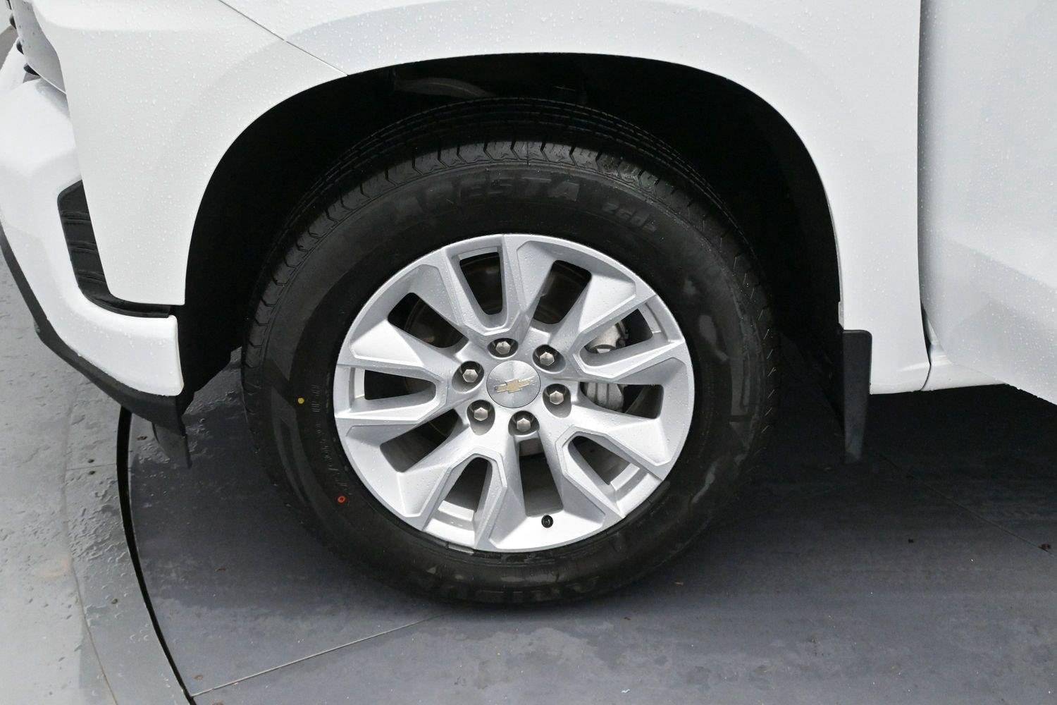 Used 2022 Summit White Chevrolet Custom image 30