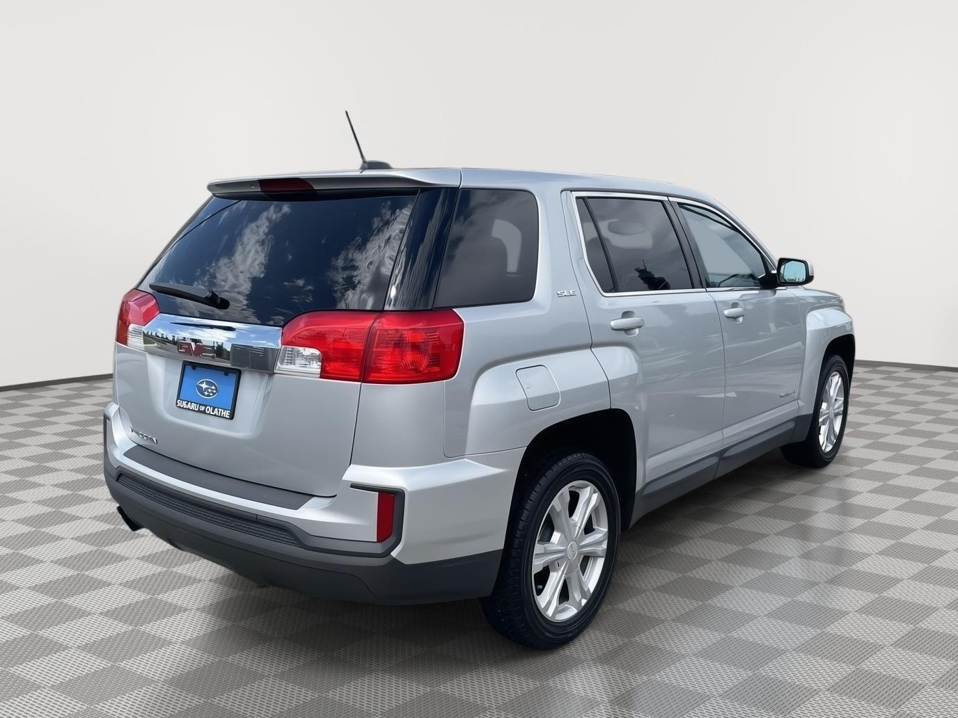 Used 2017 Quicksilver Metallic GMC SLE image 12