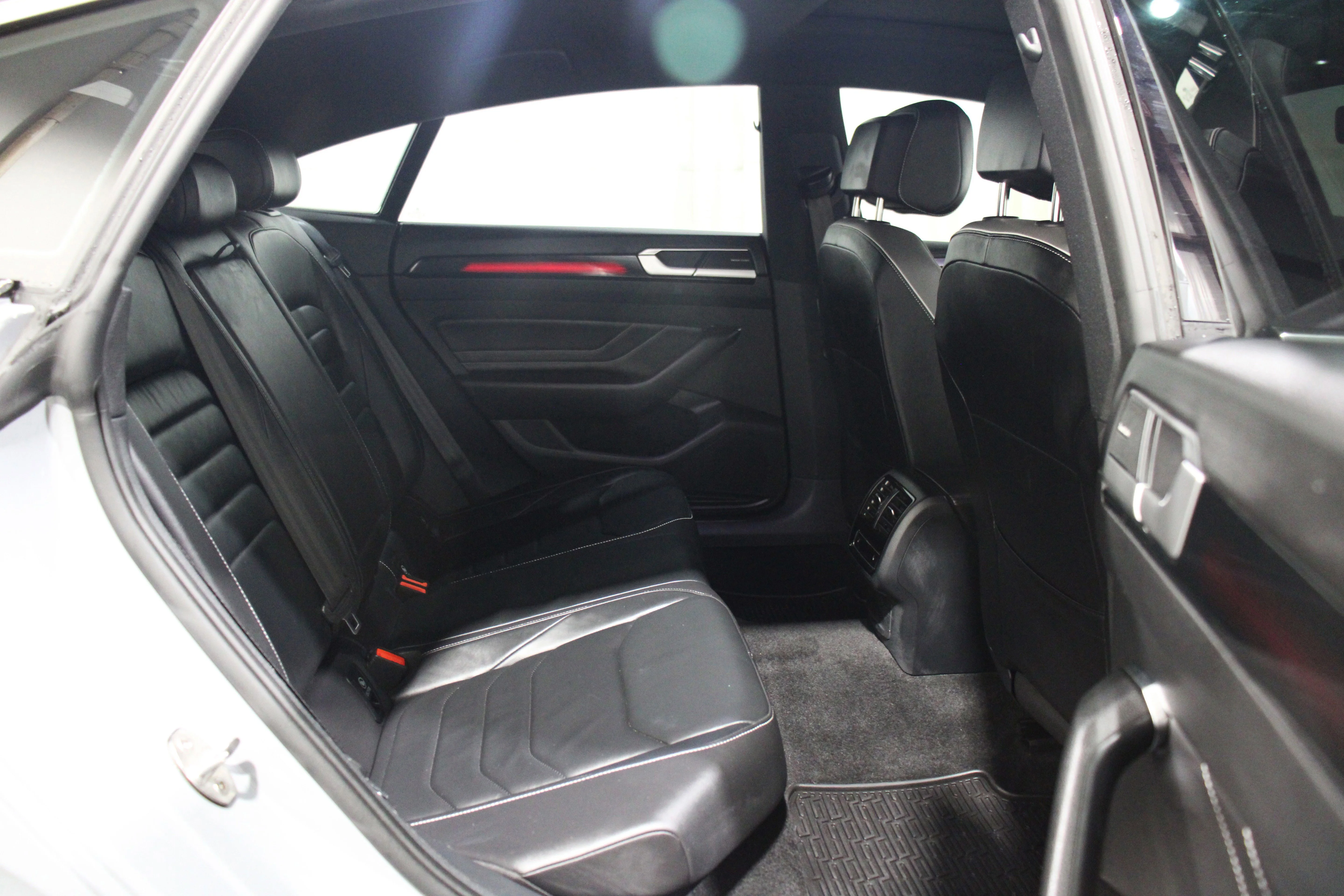 2023 Volkswagen Arteon SEL Premium R-Line - Photo 23