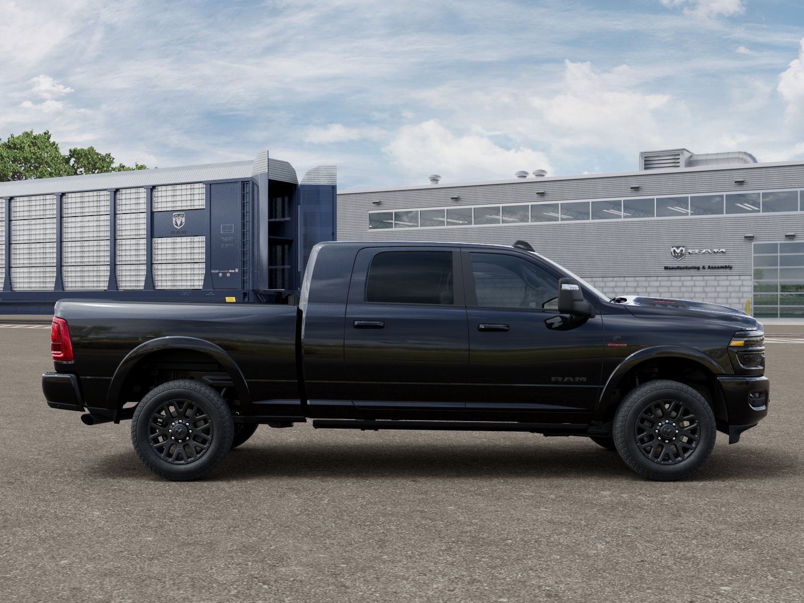 New 2026 Diamond Black Crystal Pearl-Coat Exterior Paint RAM Limited image 12