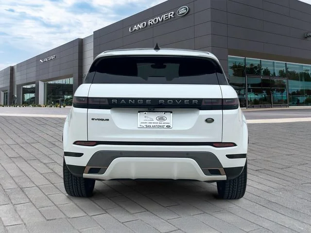 Used 2023 White Land Rover R-Dynamic SE image 4