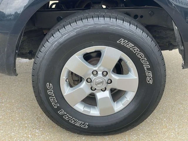 Used 2010 Black Nissan SE image 7